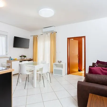 Ferienwohnung Fur 4 Personen Ca 40 Qm In Medulin, Istrien Sudkuste Von Istrien - B60682