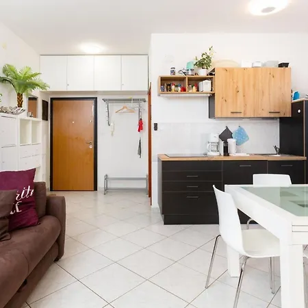 Ferienwohnung Fur 4 Personen Ca 40 Qm In Medulin, Istrien Sudkuste Von Istrien - B60682 * Medulin